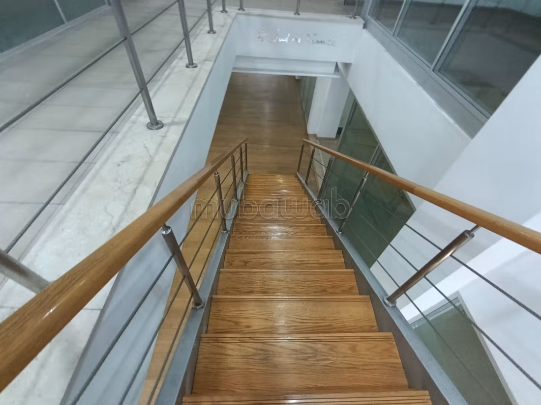 Commerciële ruimte van 627m2 te huur - Palmier
