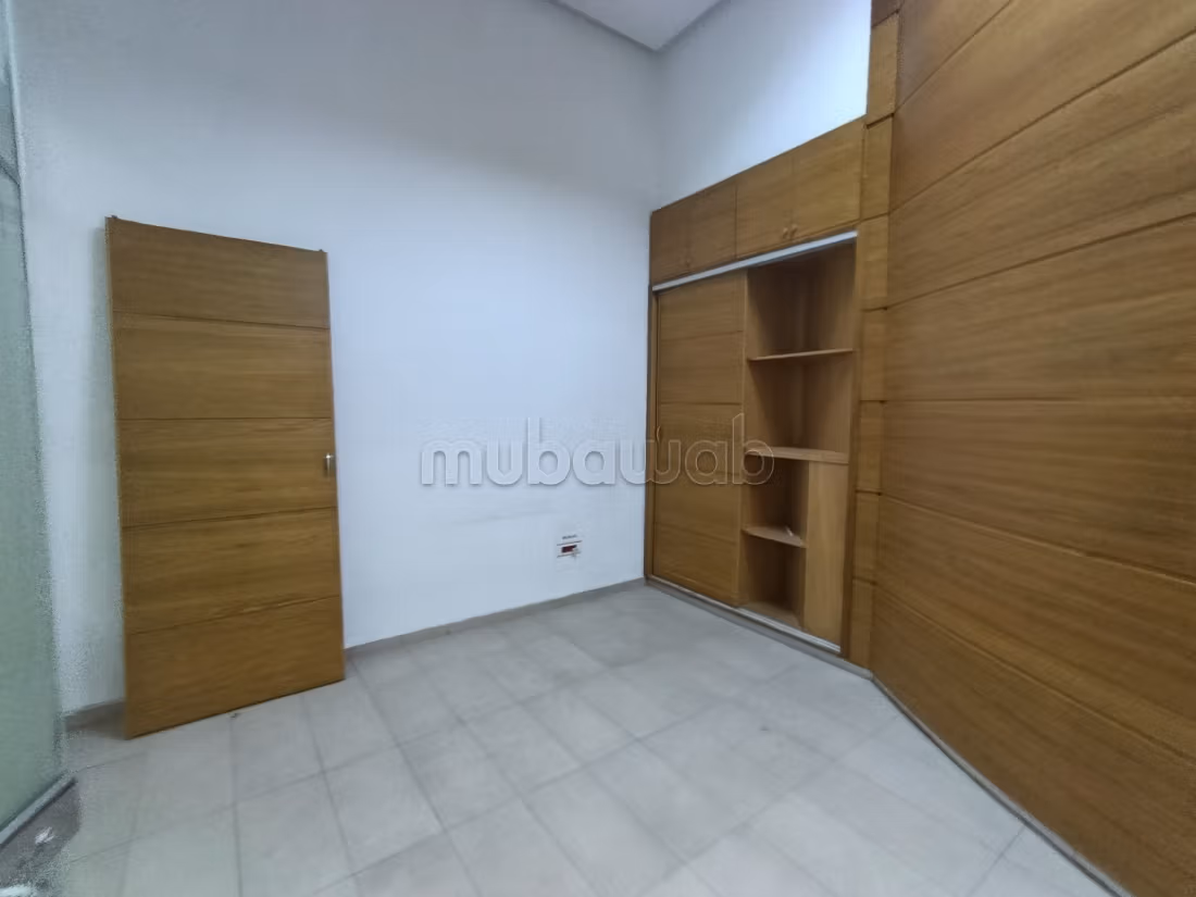 Commerciële ruimte van 627m2 te huur - Palmier
