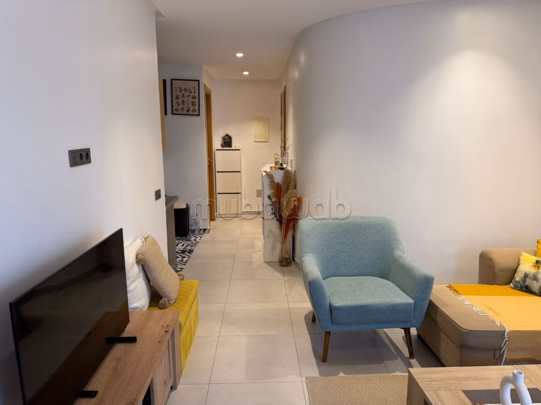 Studio arredato con terrazza all'Oasis