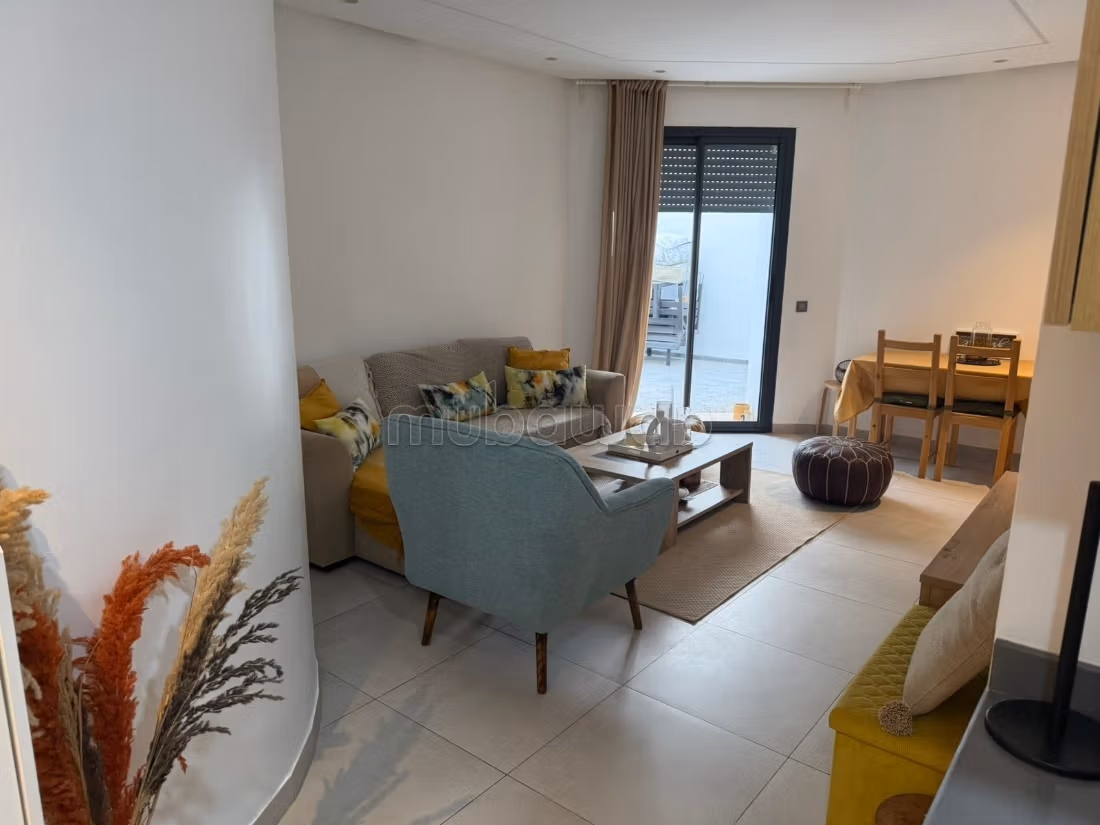 Studio arredato con terrazza all'Oasis