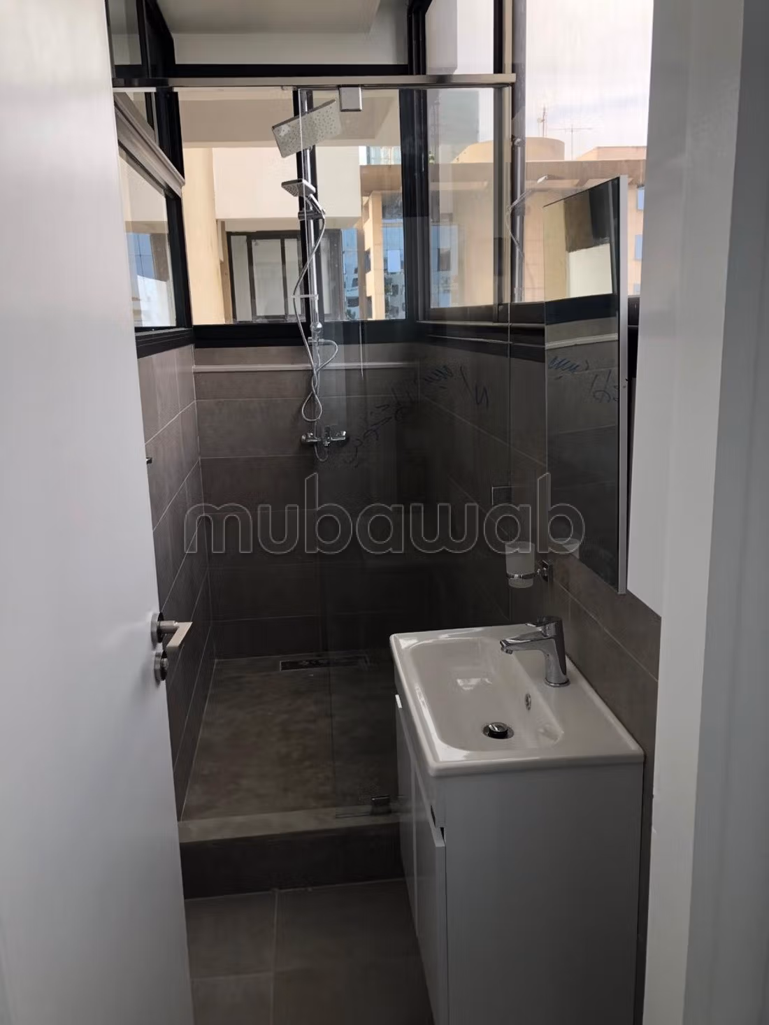 Bel appartamento arredato situato a Mahaj Riad