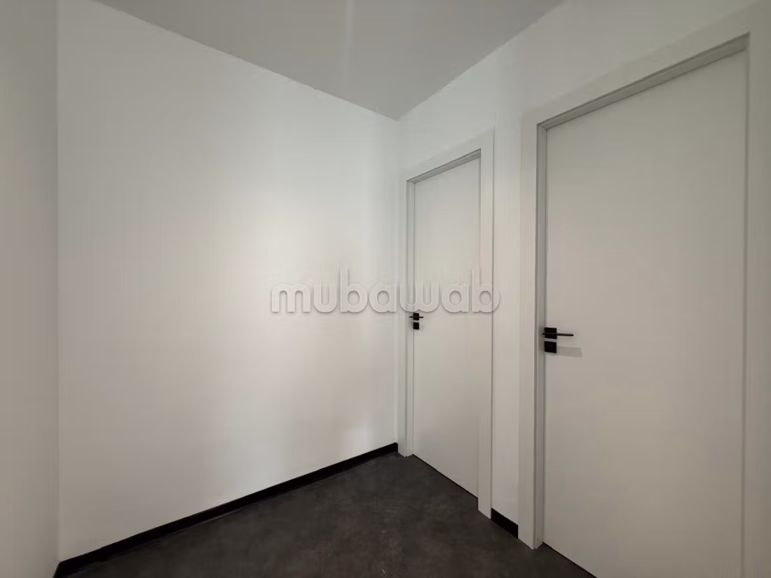 In affitto un ufficio di 150 m2 al lac1