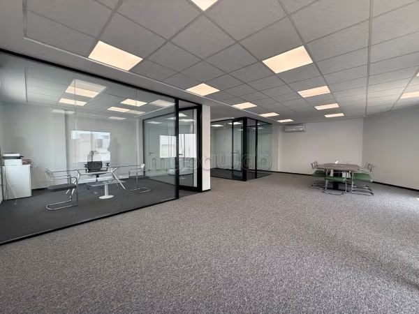 For rent an office of 150 m2 at Lac 1
