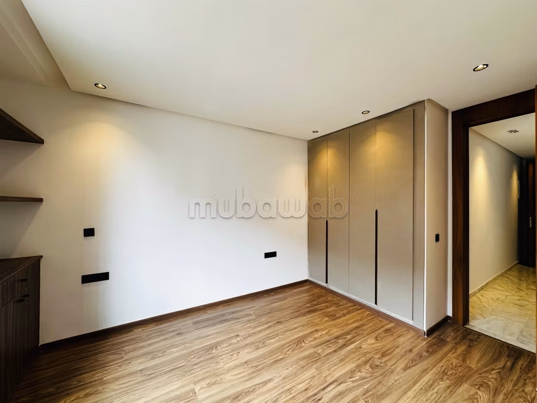 Apartment for sale in Route Casablanca. 2 comfortable rooms. General satellite dish system, On site security
