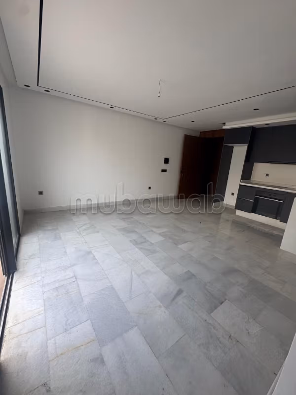 Koopappartementen in Maârif. 1 Kamer. Centrale verwarming en dubbel glas