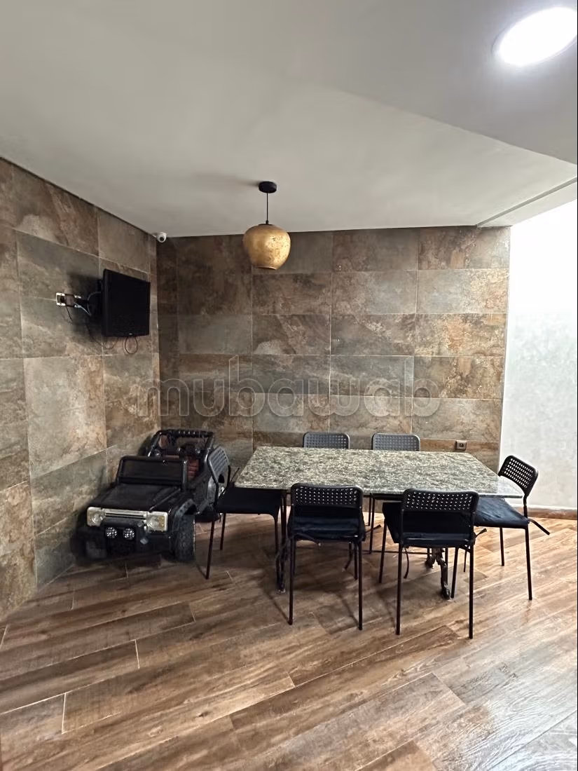 Magnifique villa à louer à skhirat plage. Superficie 280 m². Bien meublé