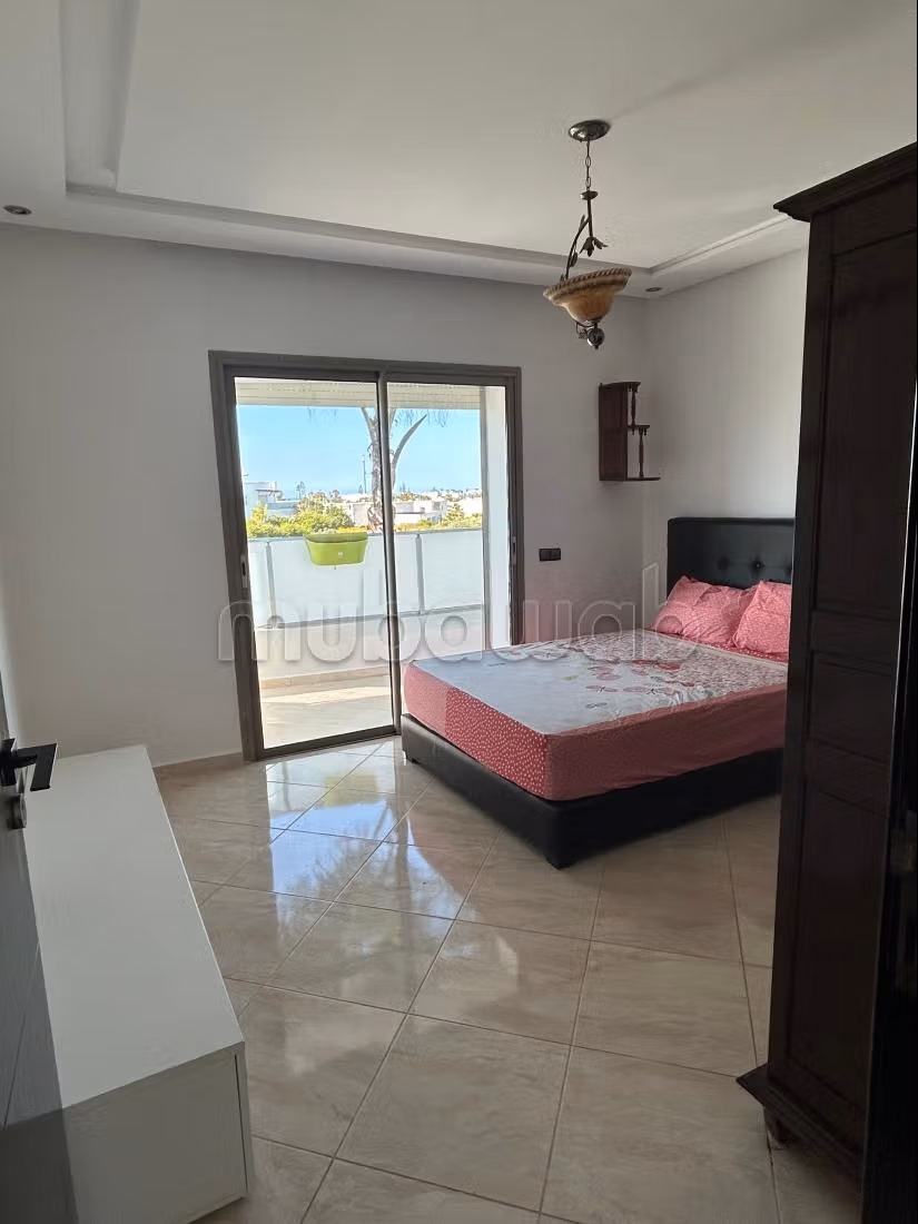 Magnifique villa à louer à skhirat plage. Superficie 280 m². Bien meublé