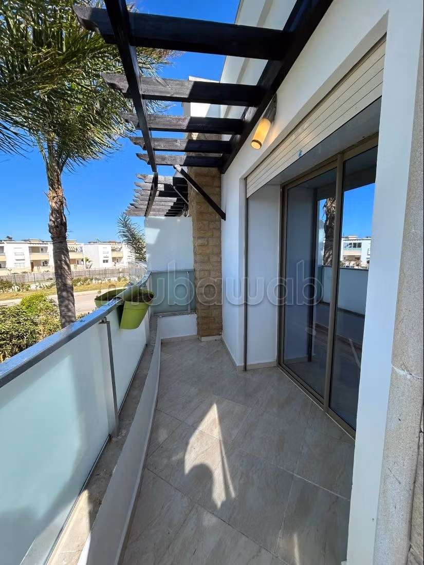 Magnifique villa à louer à skhirat plage. Superficie 280 m². Bien meublé