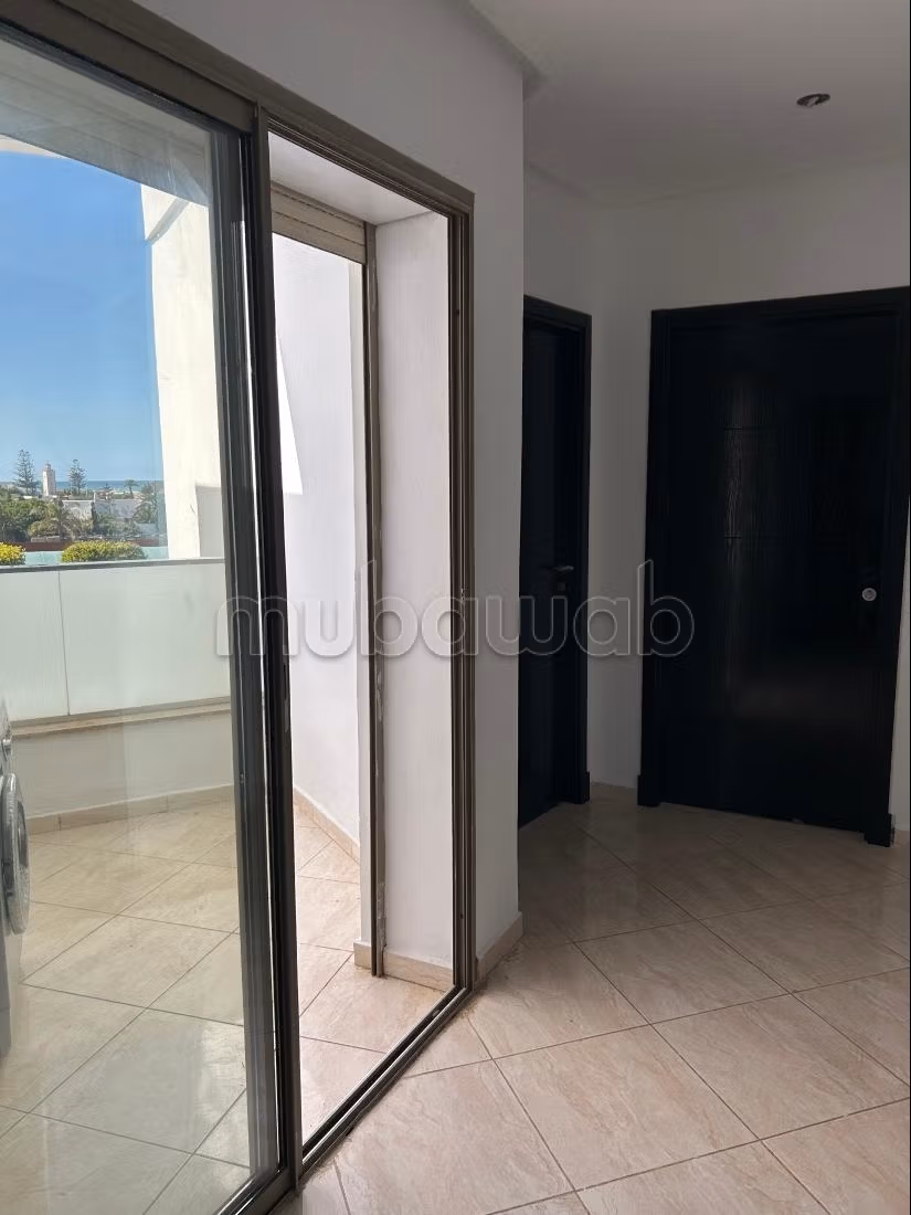 Magnifique villa à louer à skhirat plage. Superficie 280 m². Bien meublé