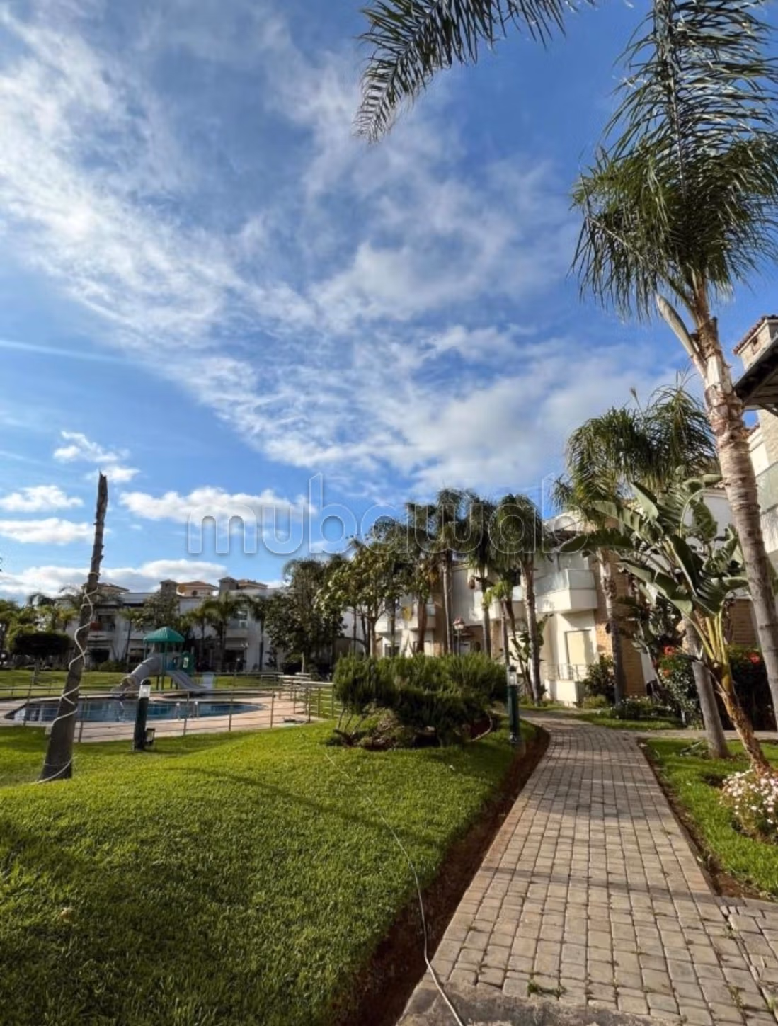 Magnifique villa à louer à skhirat plage. Superficie 280 m². Bien meublé