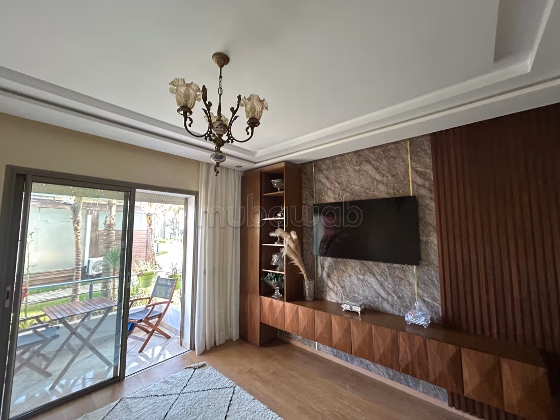 Magnifique villa à louer à skhirat plage. Superficie 280 m². Bien meublé