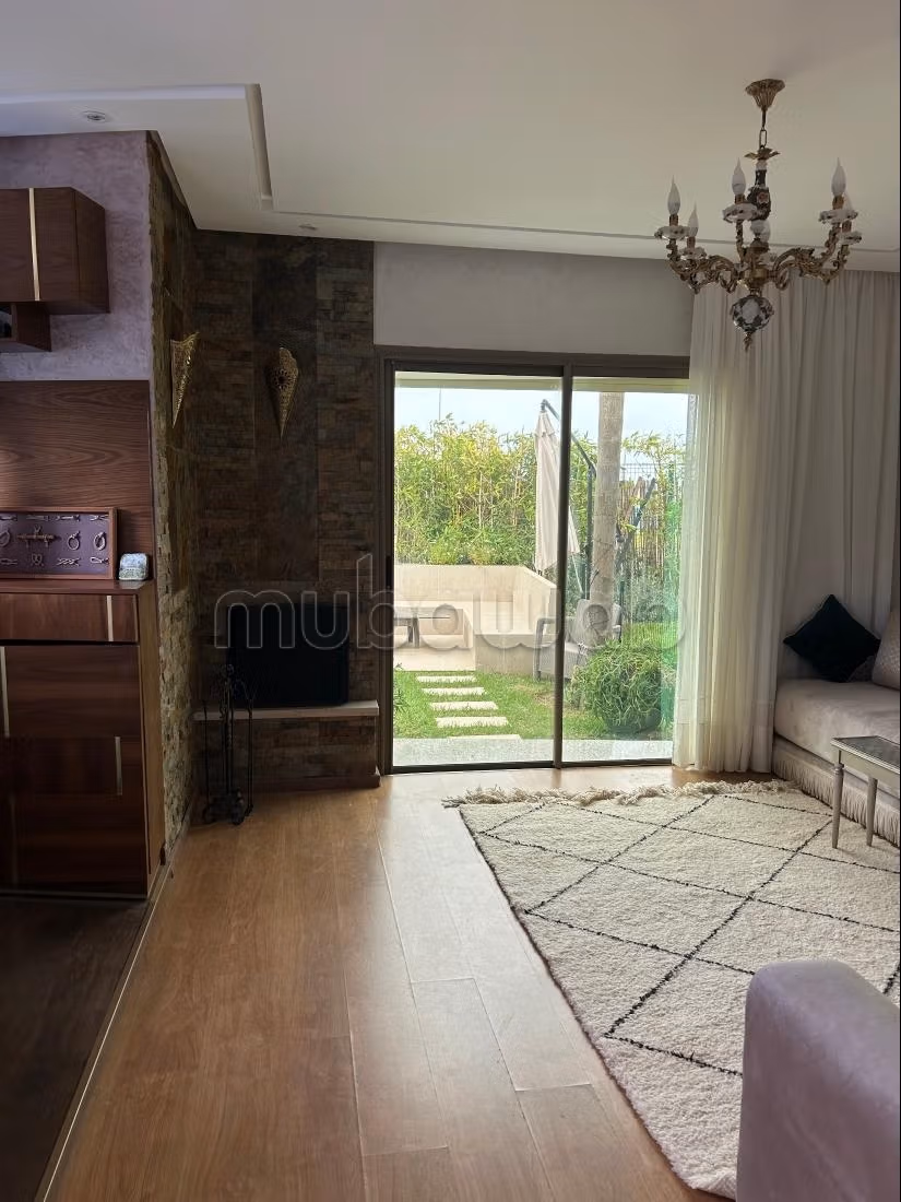 Magnifique villa à louer à skhirat plage. Superficie 280 m². Bien meublé