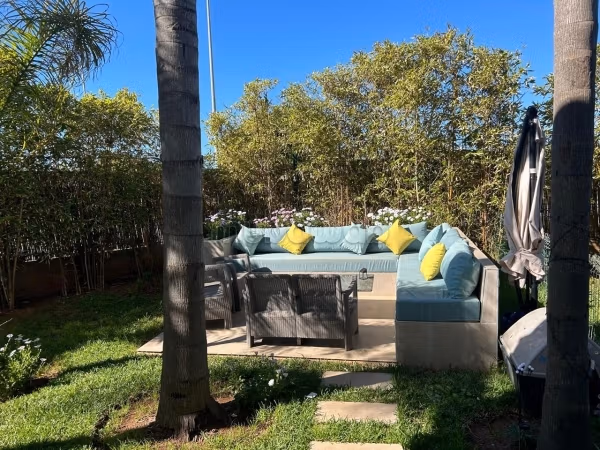 Magnifique villa à louer à skhirat plage. Superficie 280 m². Bien meublé