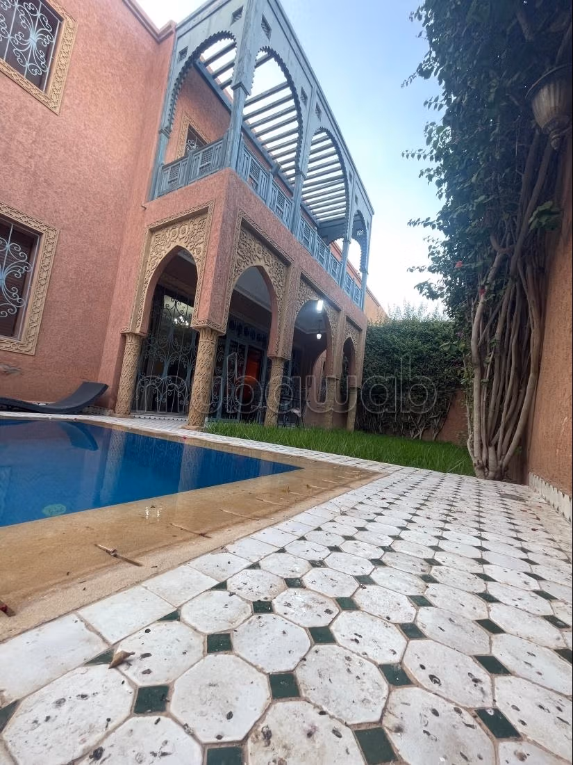 Suntuosa villa en venta en Hay Targa. 5 hermosas habitaciones. Mobiliario