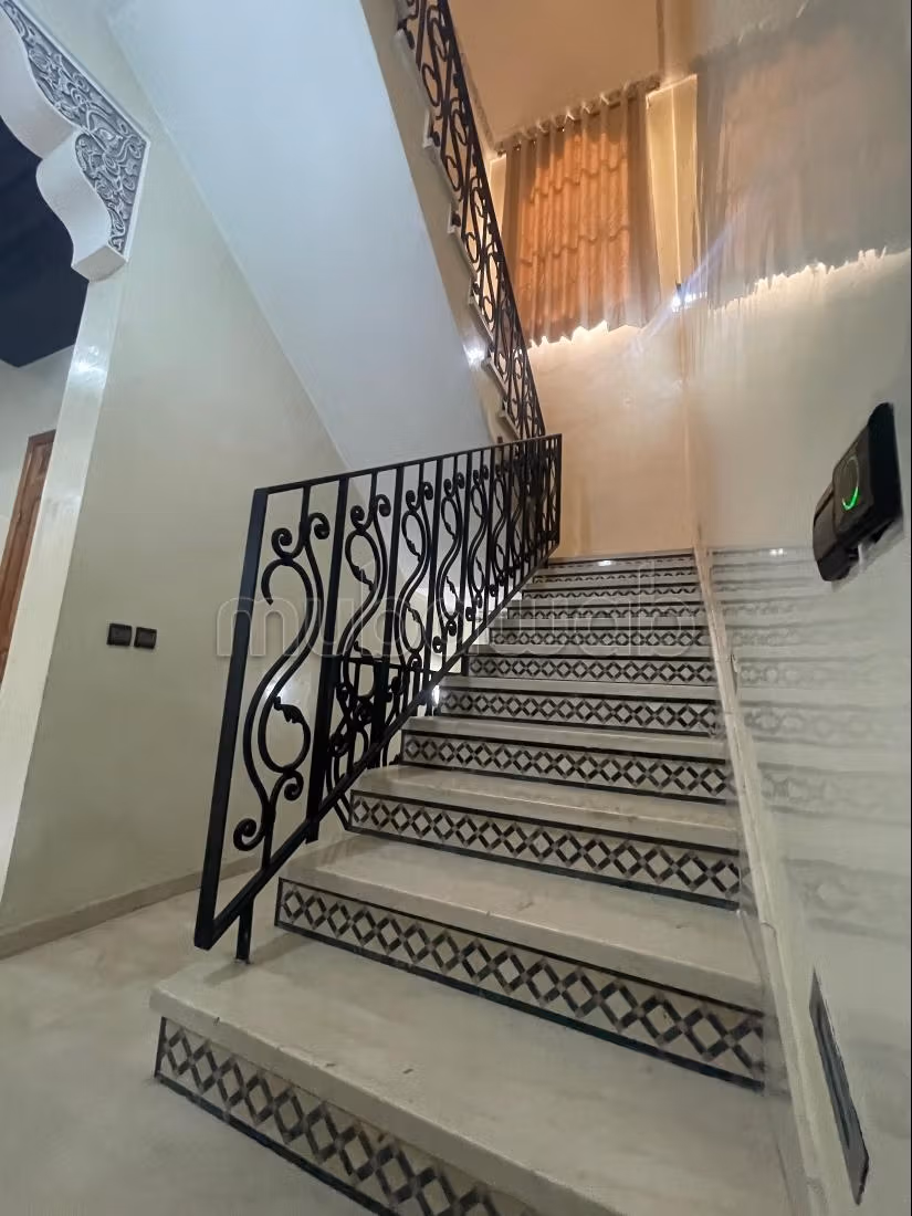 Suntuosa villa en venta en Hay Targa. 5 hermosas habitaciones. Mobiliario