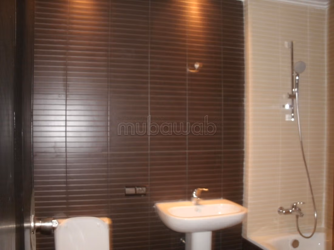 Appartement en location deux chambres salon vide