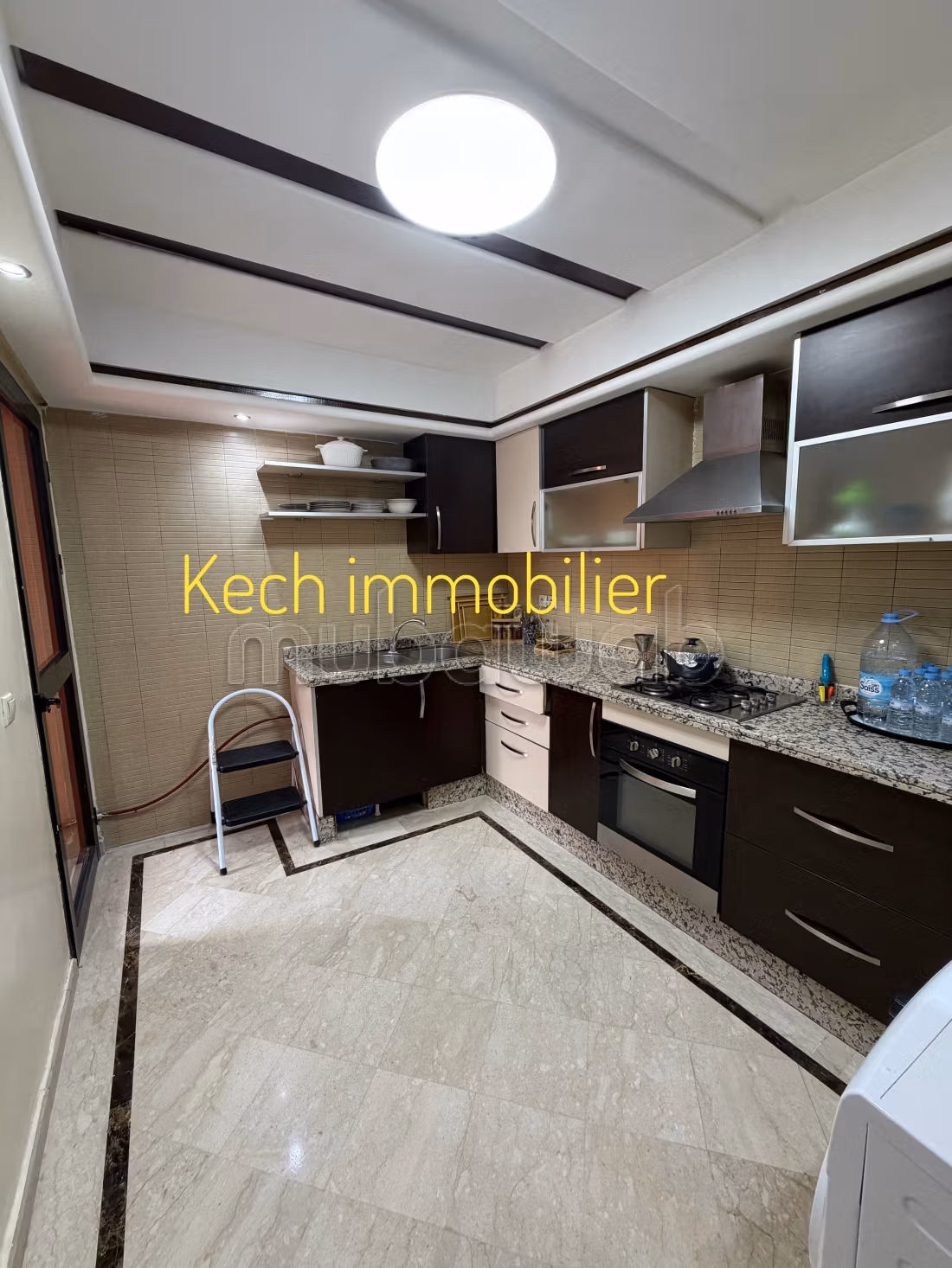 Bel appartement à vendre à Guéliz. 
2 belles chambres. 
Meublé — 4