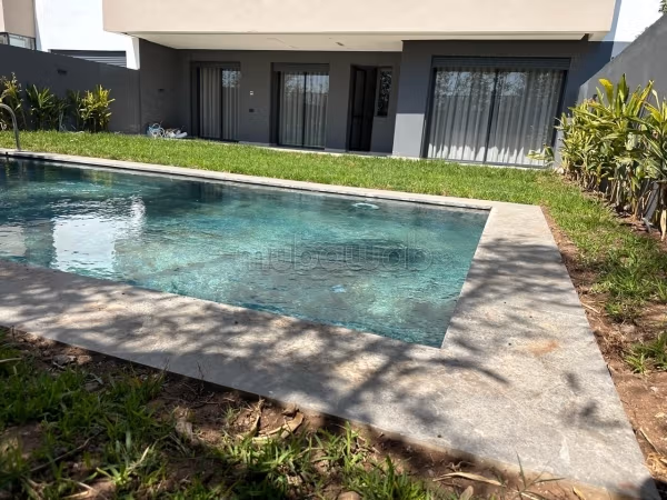 Garden-level apartment with private pool 2 bedrooms
