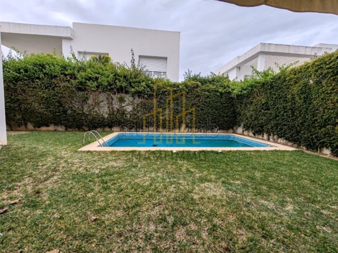 In Vendita - Bella Villa a Gammarth Turistico