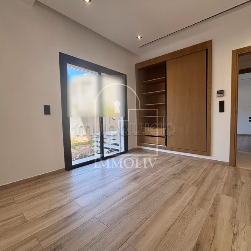 A vendre Appt S3 de 280m2 aux Jardins de Carthage