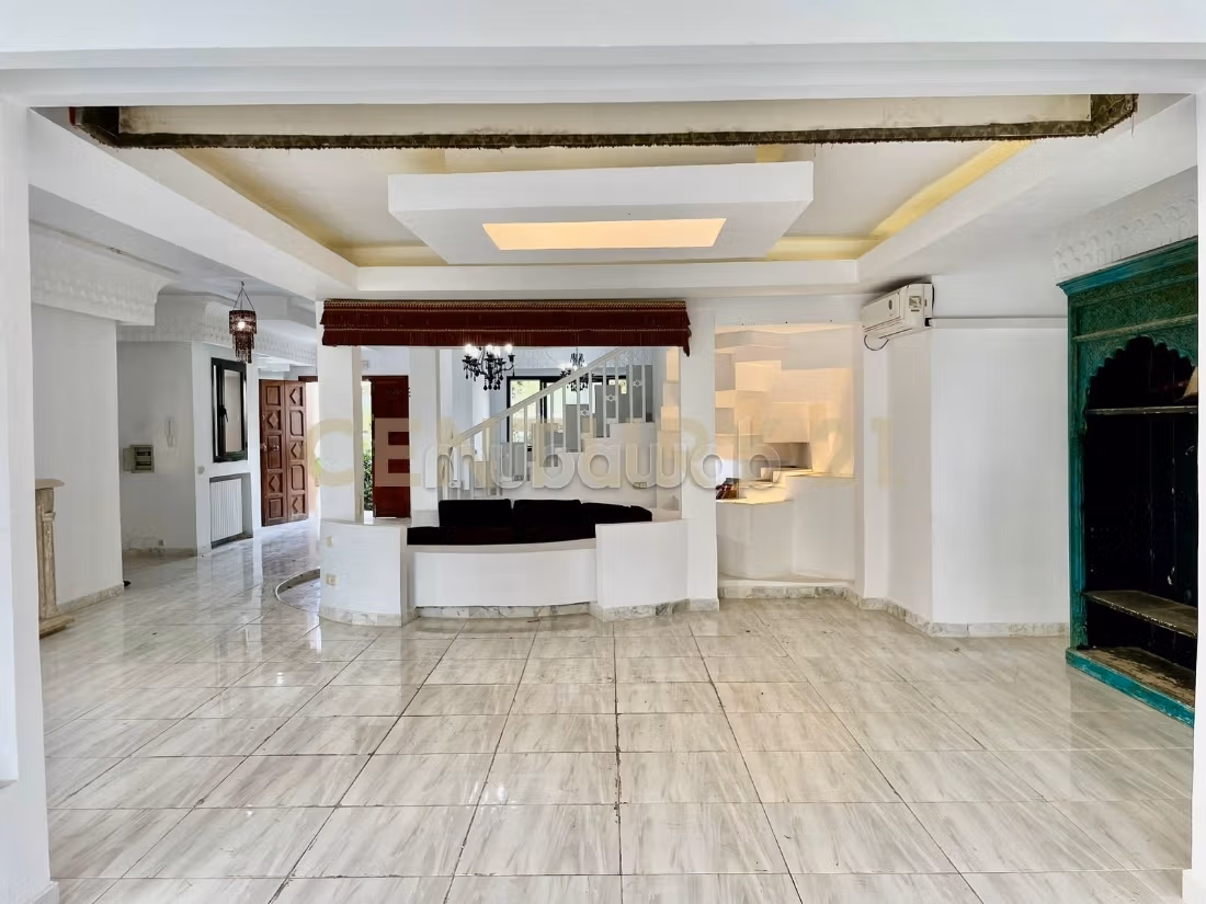 In affitto: Villa S7 con giardino e piscina