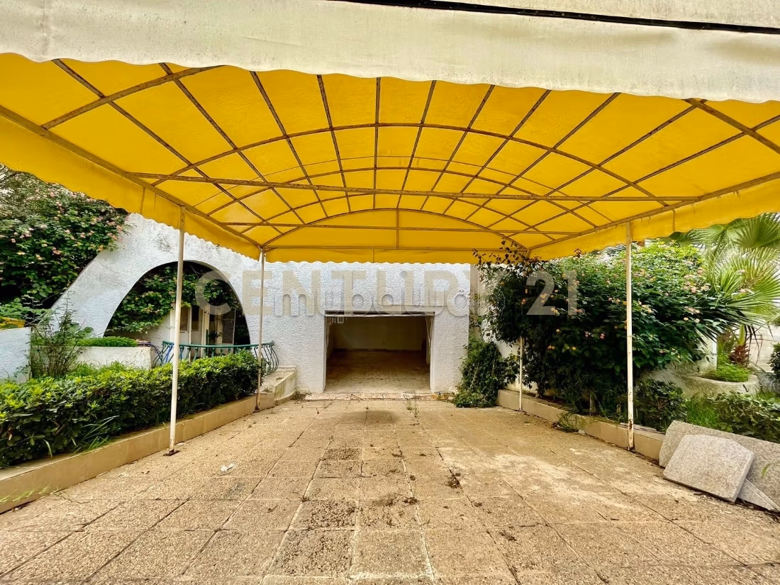 In affitto: Villa S7 con giardino e piscina