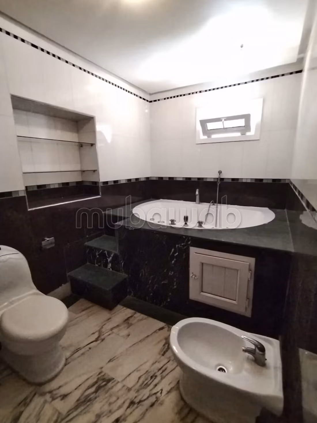 Superba villa familiare 600 m² in affitto a Hay Riad