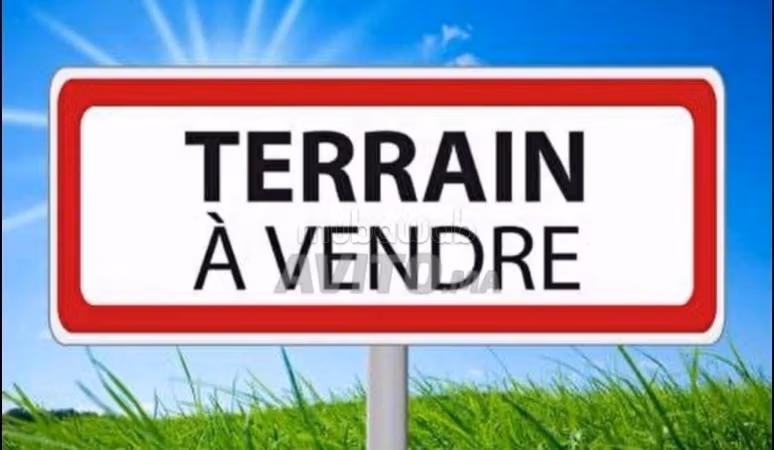 À Dar‑Bouazza 
A Karli Terrain à Vendre Pour Villa en bande • Superficie: 323 m²
