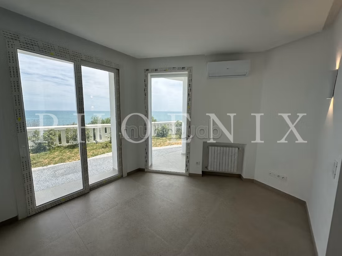 Appartamento S4 con terrazza con vista mare a Gammarth