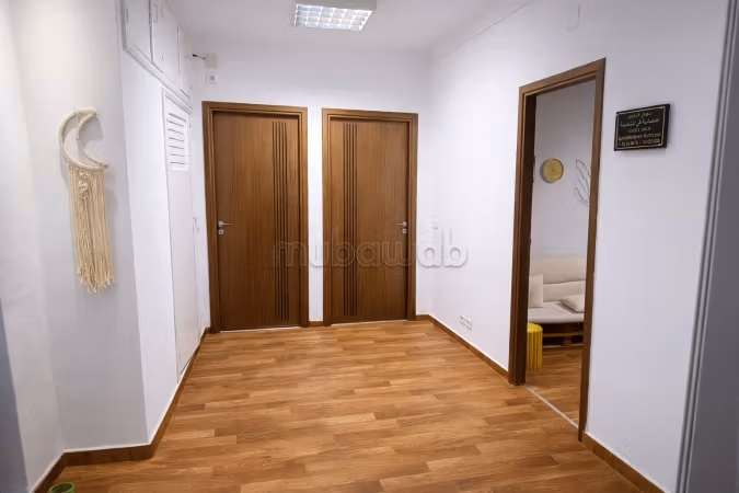 Office / Cabinet 50 m2 Main Road