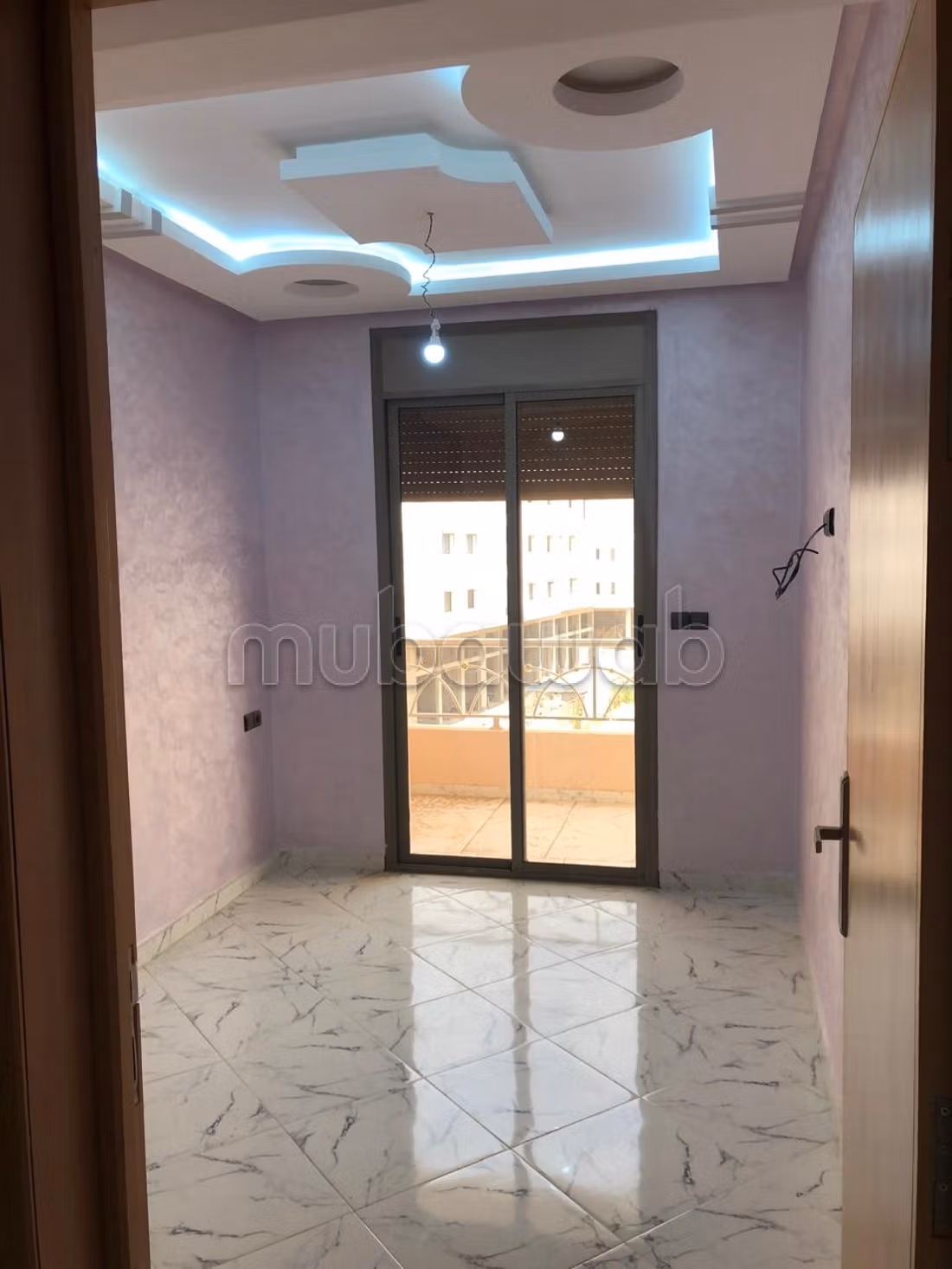 Bel appartement à vendre à Haut Founty.
3 pièces confortables.
Ascenseur et stationnement — 4