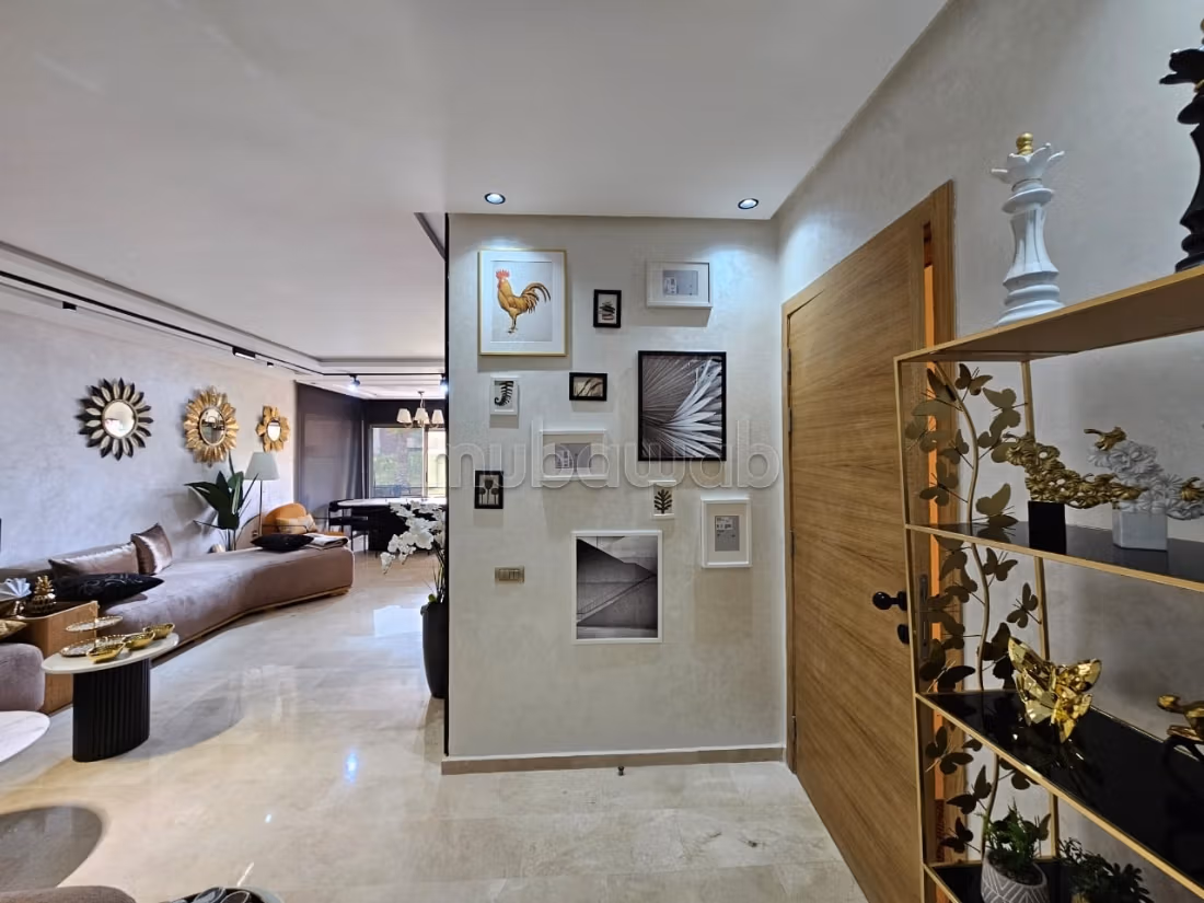 Magnifique appartement à louer à Masmoudi. 4 pièces merveilleuses. Meublé — 3