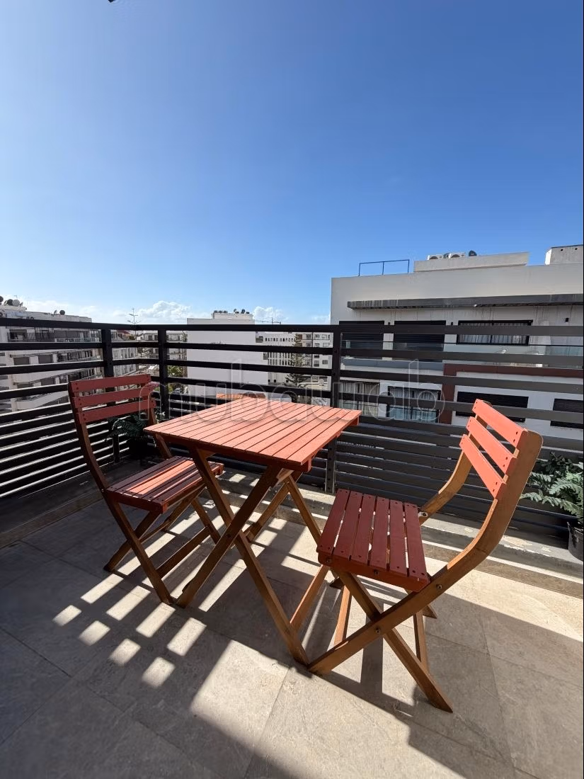 Louez cet appartement à Les princesses.
Superficie 52 m².
Meublé