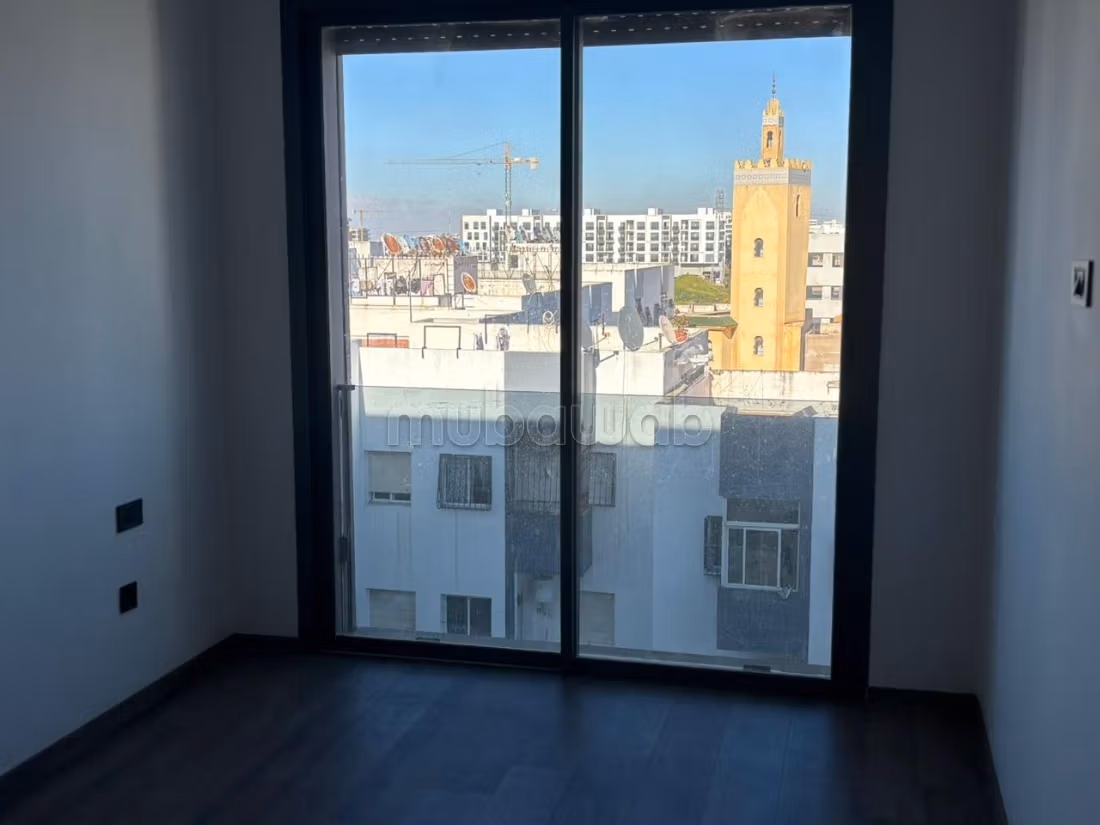 Louez cet appartement à Californie.
Surface de 50 m².
Jardin — 2
