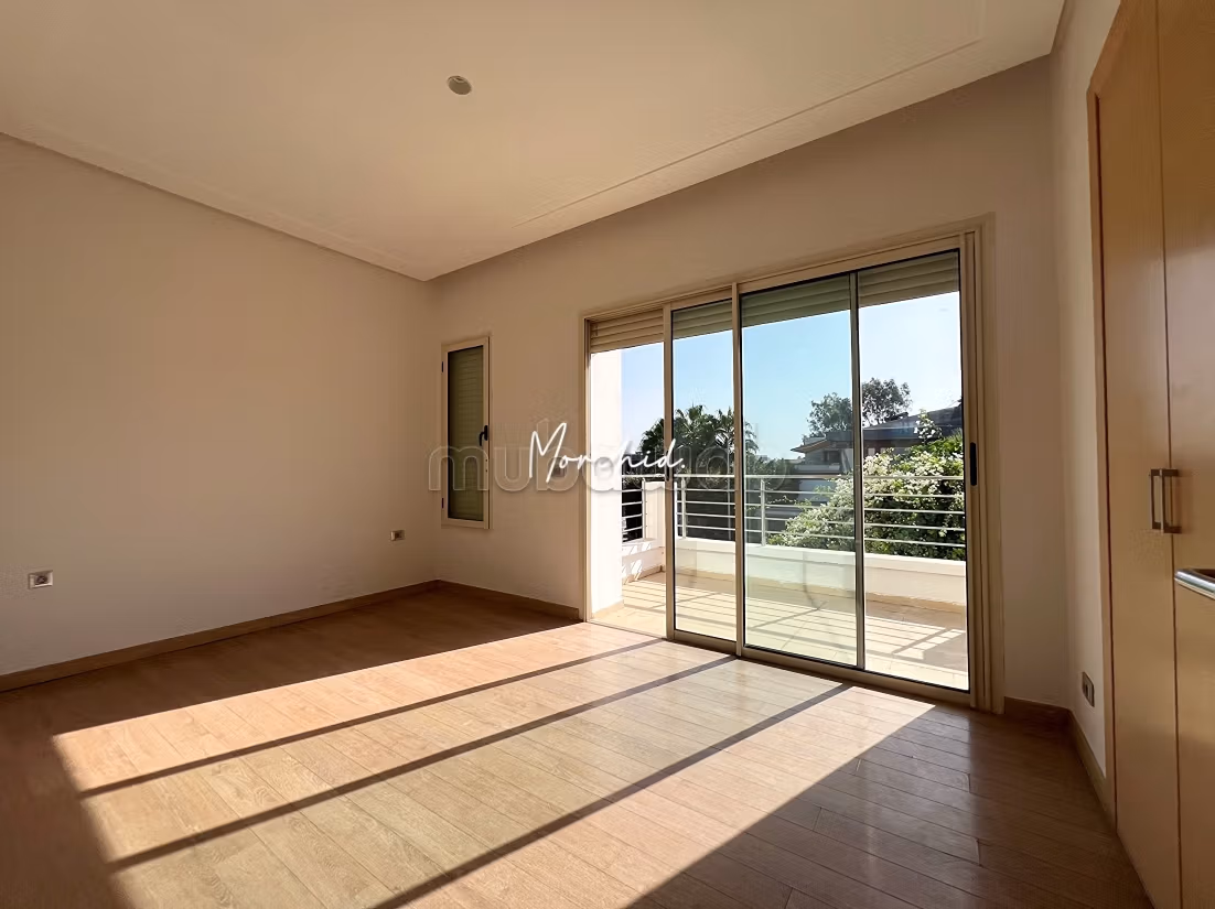 Bouskoura golf, casablanca villa vide a louer dans une résidence fermée avec golf