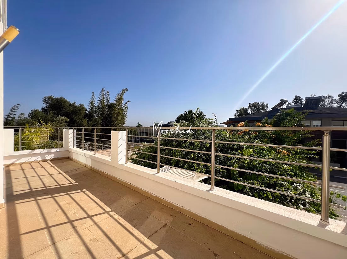 Bouskoura golf, casablanca villa vide a louer dans une résidence fermée avec golf