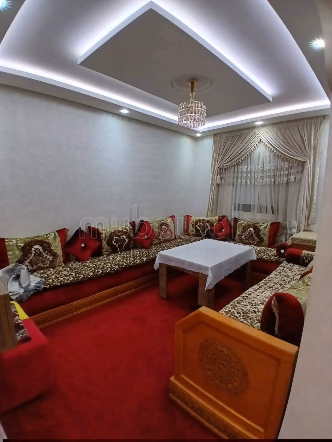 Appartement en location à Bouchouaf. 
2 chambres. 
Meublé