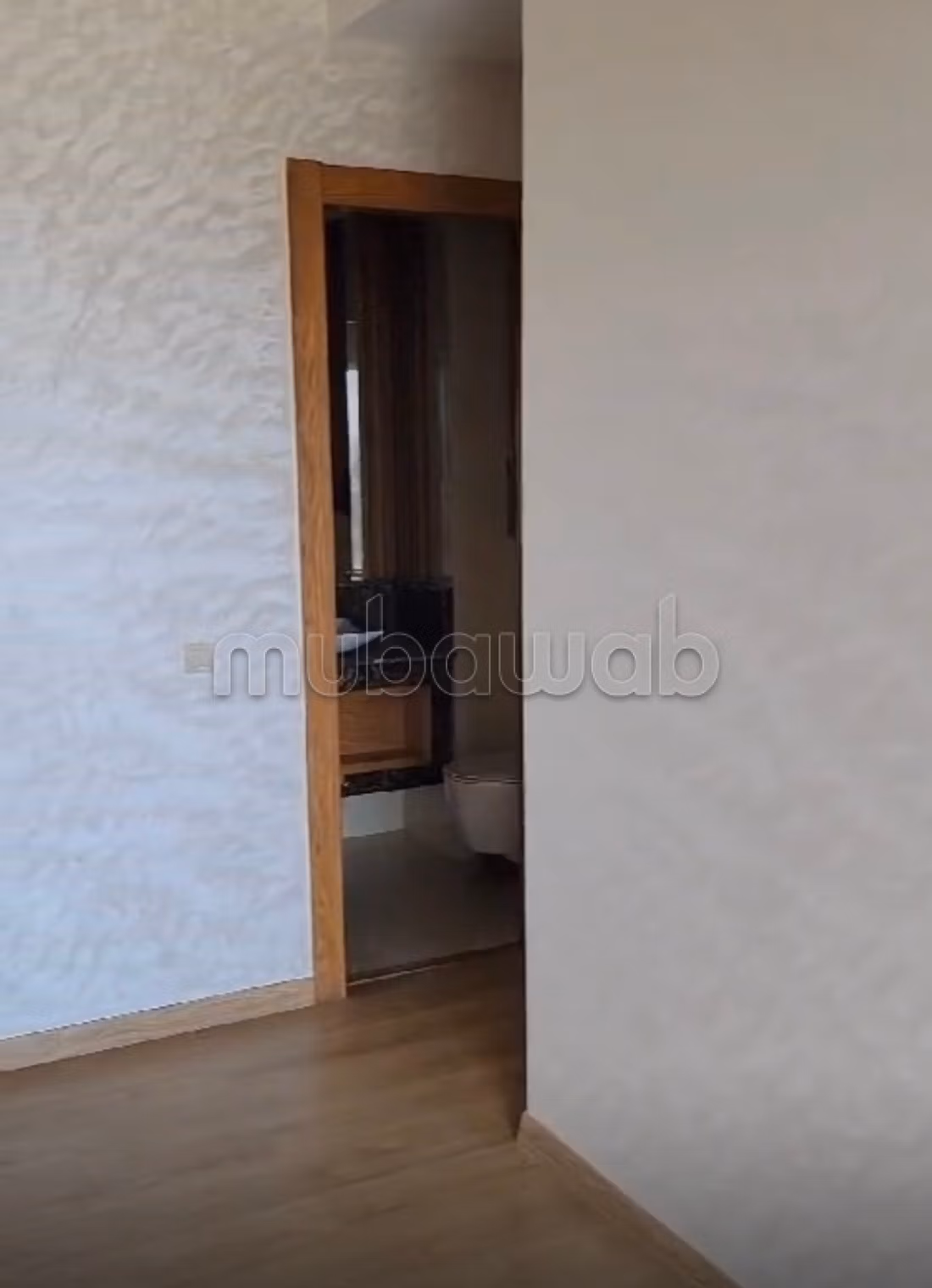 Appartement meublé sans vis à vis et étage élevé en location longue durée à CFC — 4