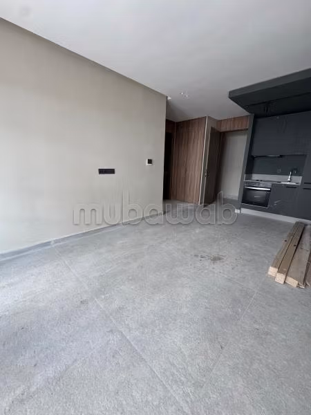Appartement en vente à Ferme Bretonne Hay Arraha. 1 belle chambre. Chauffage central et porte blindée