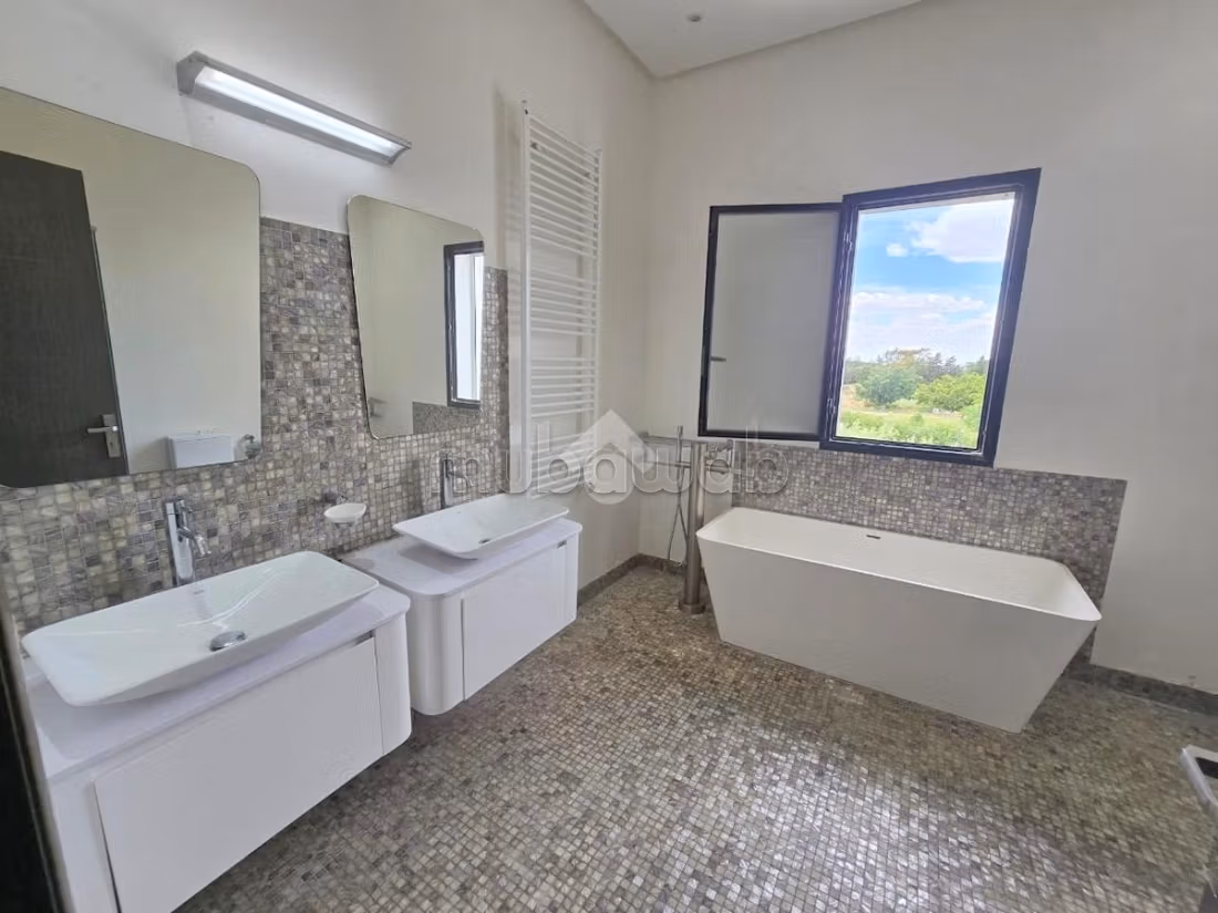 Villa indipendente in affitto