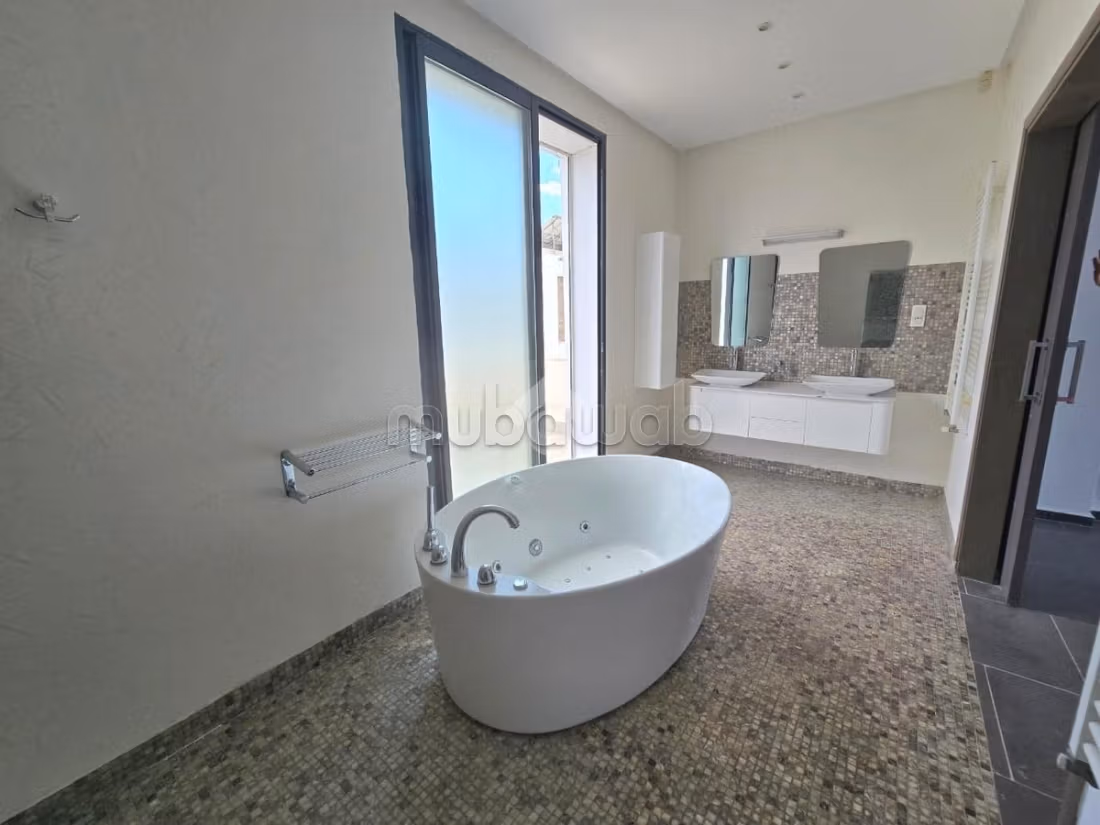Villa indipendente in affitto