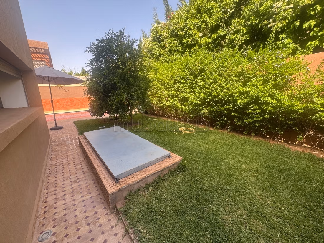 Prix sacrifier Villa en bon état à vendre à Route de l'Ourika.
Surface de 400 m²