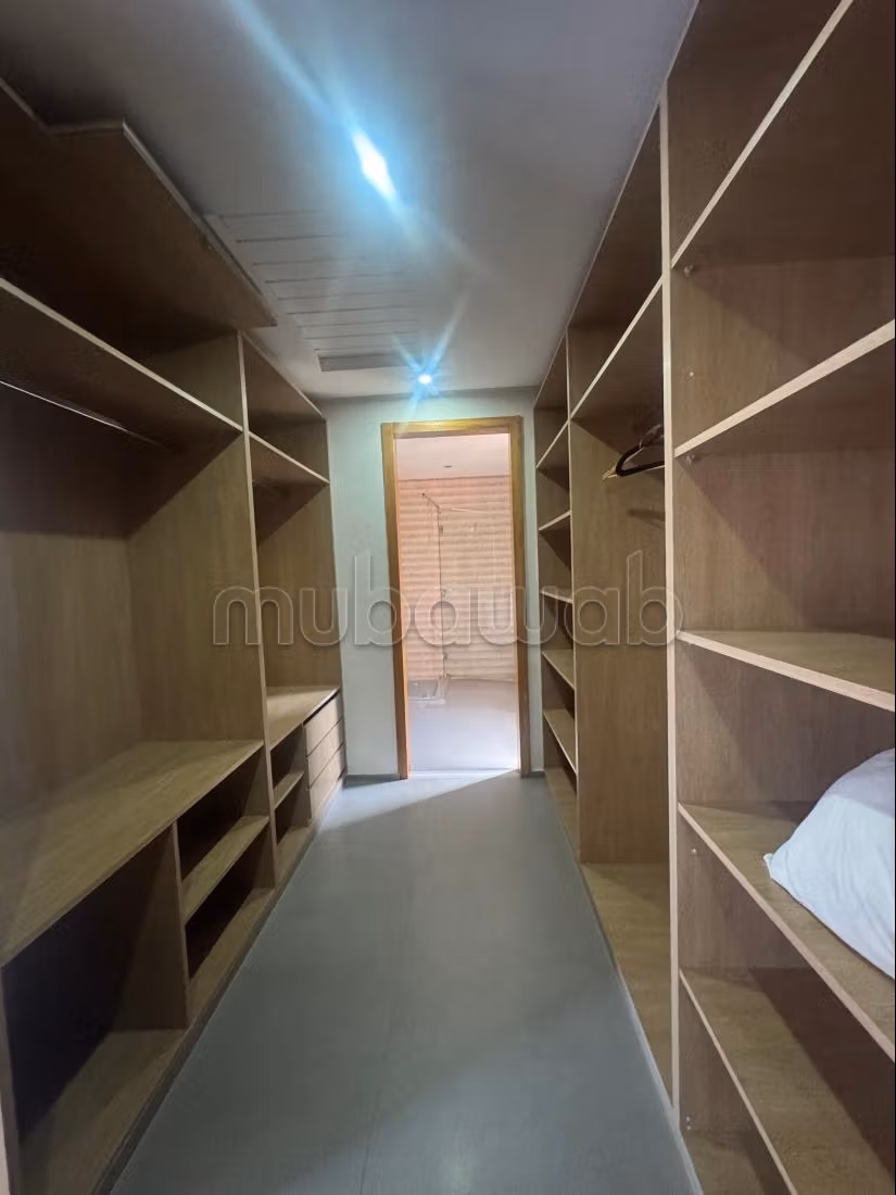 Prix sacrifier Villa en bon état à vendre à Route de l'Ourika.
Surface de 400 m²
