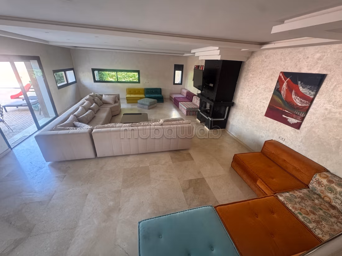 Prix sacrifier Villa en bon état à vendre à Route de l'Ourika.
Surface de 400 m²