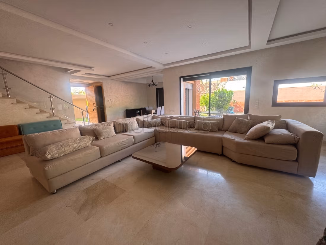 Prix sacrifier Villa en bon état à vendre à Route de l'Ourika.
Surface de 400 m²