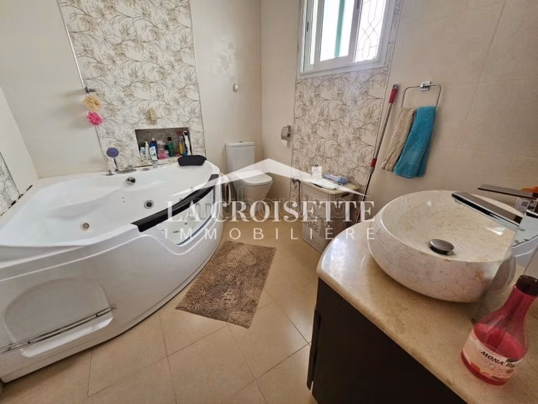 Piano di villa S3 arredato con terrazza a La Soukra