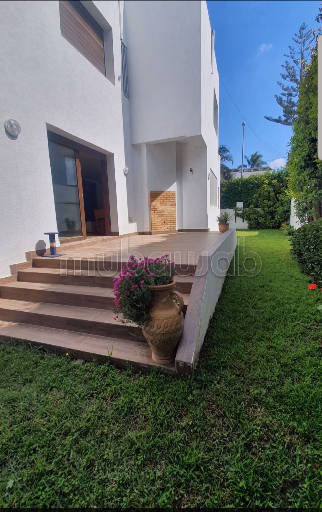Villa avec piscine à louer à Cil