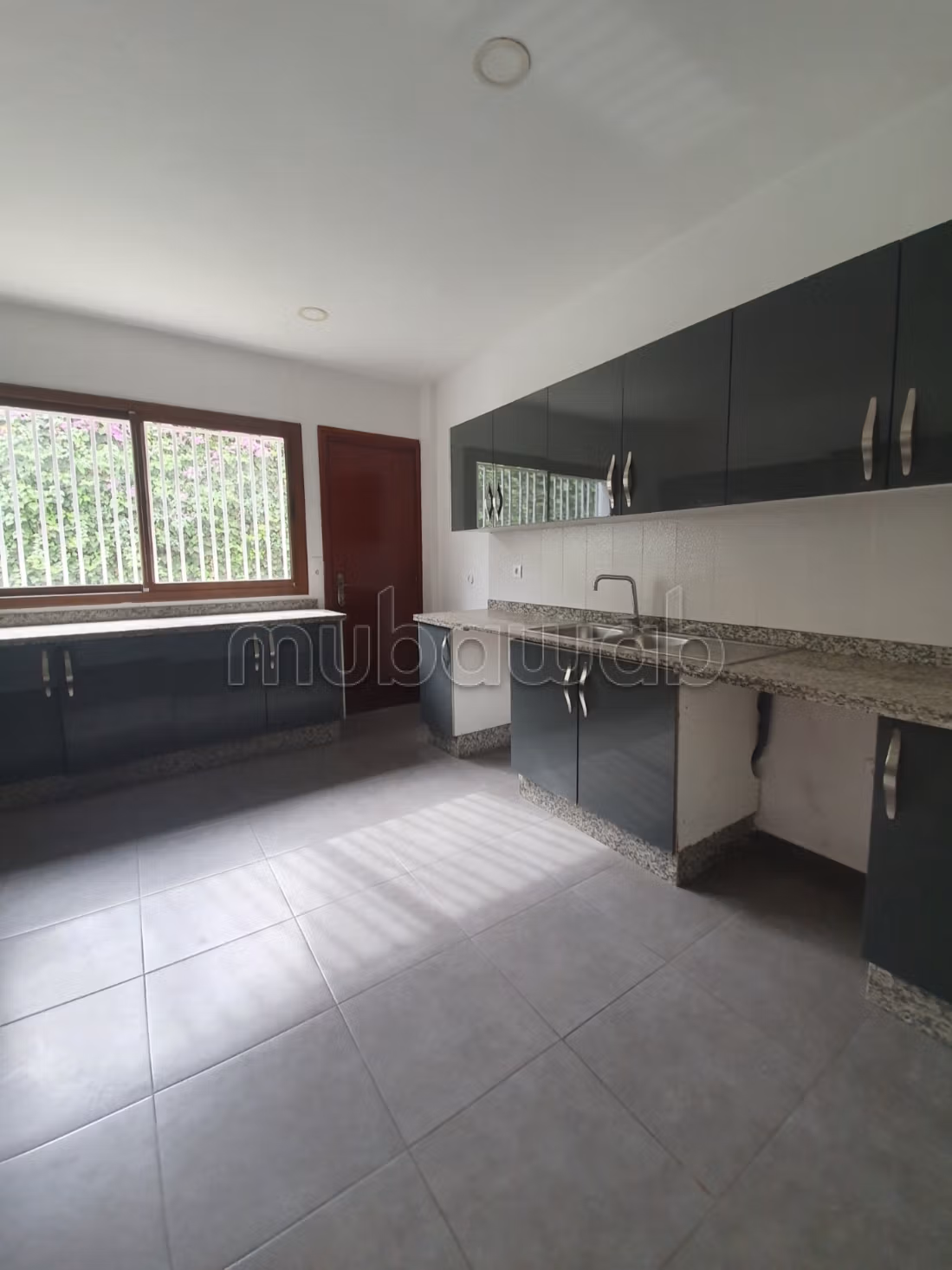 Villa avec piscine à louer à Cil