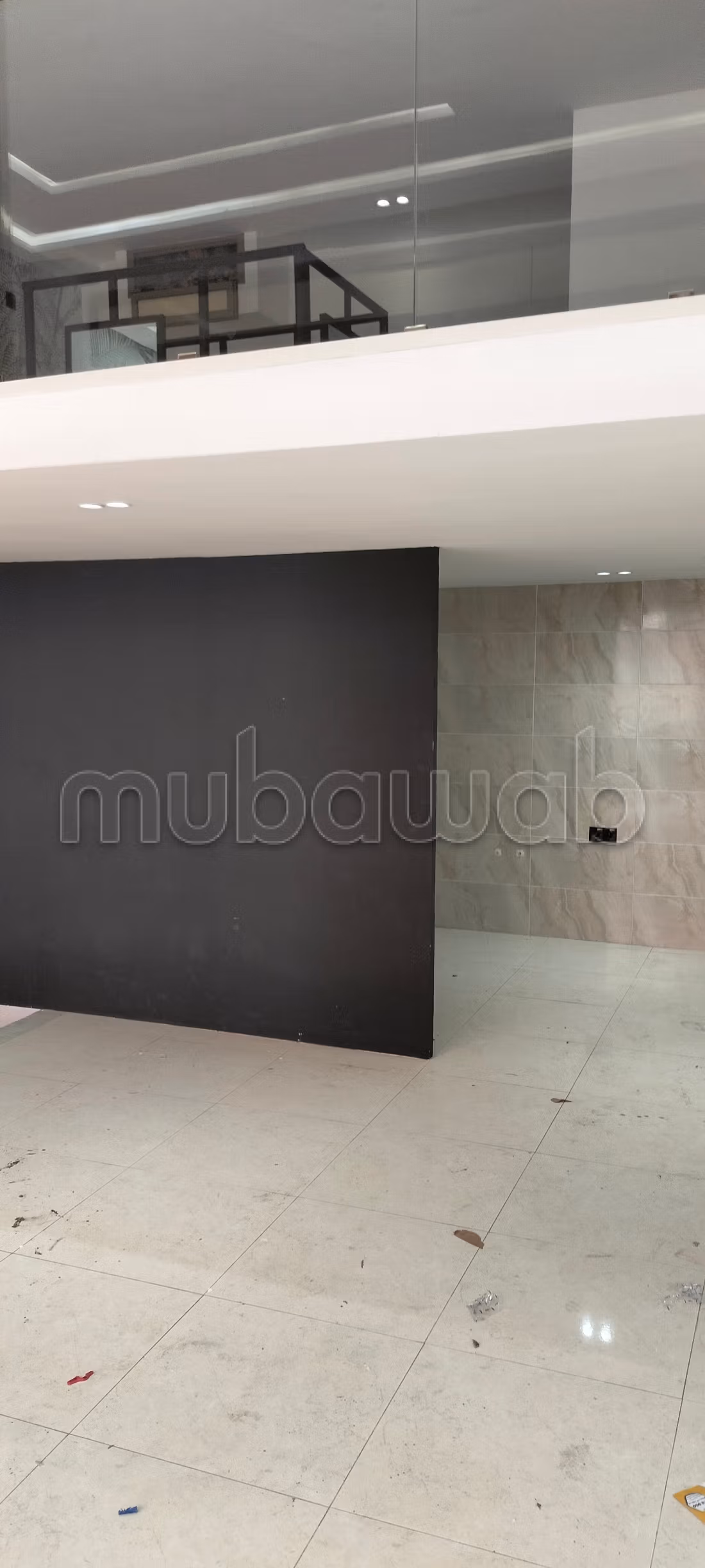 Vend local commercial à Guéliz. Surface totale 80 m². Air conditionné