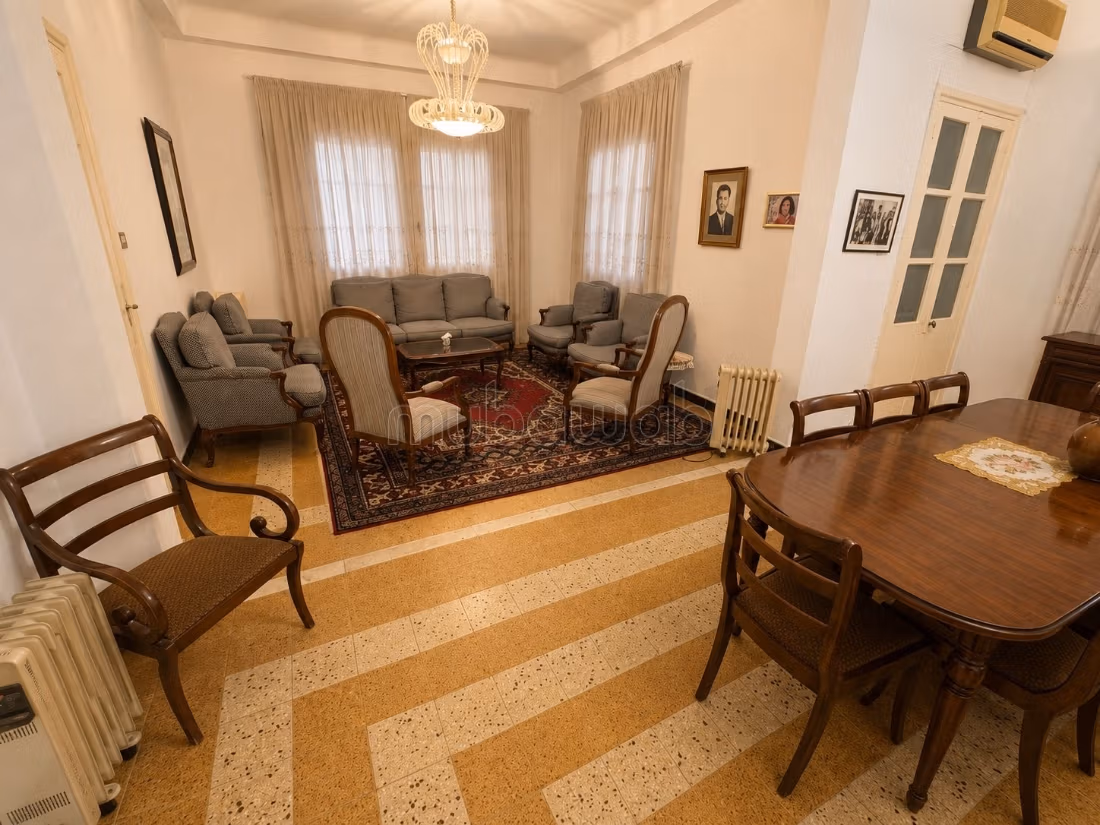 Character villa for sale on a 657m² plot